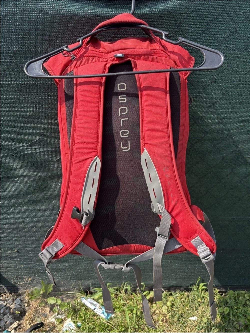 Osprey Spin 22 Bike Hike Hydration Pack. Daypack. Laptop. Red w/ Rain Cover.